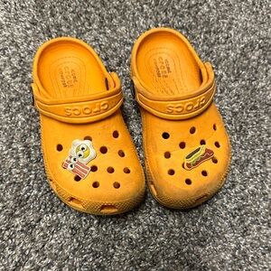 CROCS Kids Vibrant Orange size 9